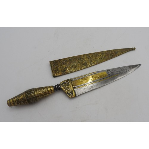 235 - AN EARLY 19th CENTURY SPANISH 'RIPOL' DAGGER, with ornate foliate design throughout blade and handle... 