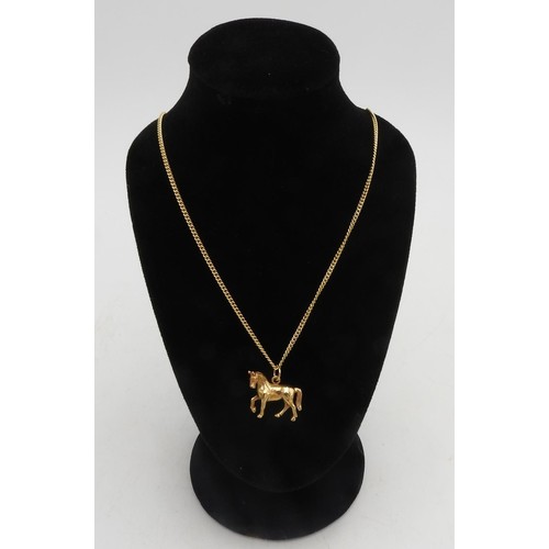 305 - A 9CT GOLD HORSE PENDANT ON 9CT GOLD CHAIN, total weight 7.5 grams, chain is 46 cm long