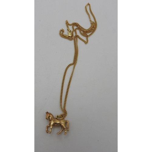 305 - A 9CT GOLD HORSE PENDANT ON 9CT GOLD CHAIN, total weight 7.5 grams, chain is 46 cm long