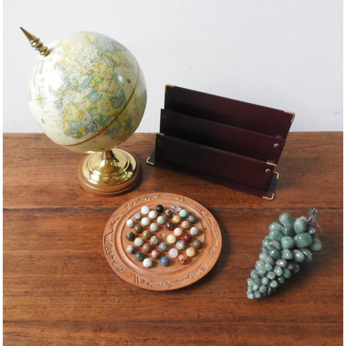 285 - A HARD STONE SOLITAIRE SET, DESK GLOBE, LETTER RACK AND ORNAMENTAL HARDSTONE BUNCH OF GRAPES