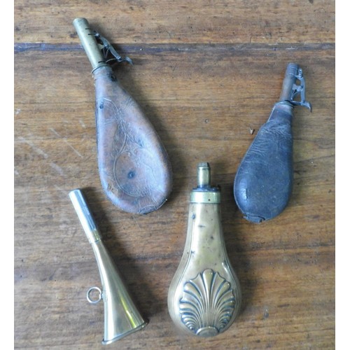 237 - A 19TH CENTURY BRASS SHOT FLASK, TWO LEATHER SHOT FLASKS AND A 20TH CENTURY HUNTING HORN, the brass ... 