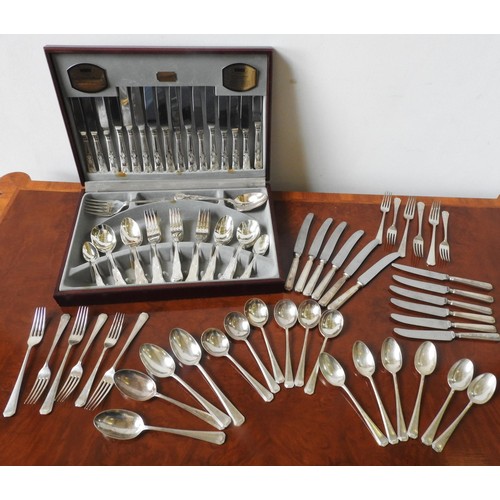 324 - A MAPPIN & WEBB SILVER PLATED SIX PLACE SETTING CUTLERY SET, and a Viners King's Pattern canteen... 