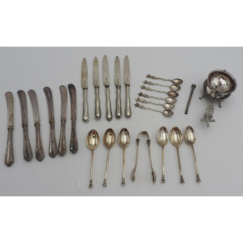 325 - A SET OF SIX SILVER TEASPOONS AND SUGAR TONGS, FIVE HALLMARK SILVER KNIVES, SILVER HANDLED KNIVES AN... 