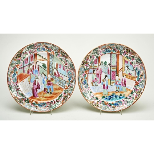 75 - PAIR OF CANTON FAMILLE ROSE DISHESQING DYNASTY, 19TH CENTURYdecorated with scenes of courtiers 21cm ... 