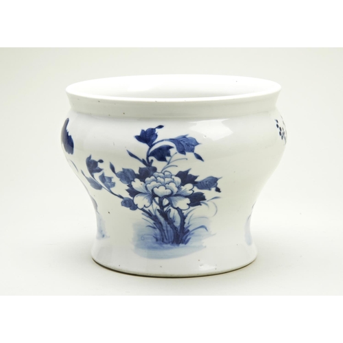 42 - BLUE AND WHITE OGEE JARDINIERE QING DYNASTY, 19TH CENTURYthe sides painted in tones of underglaze bl... 