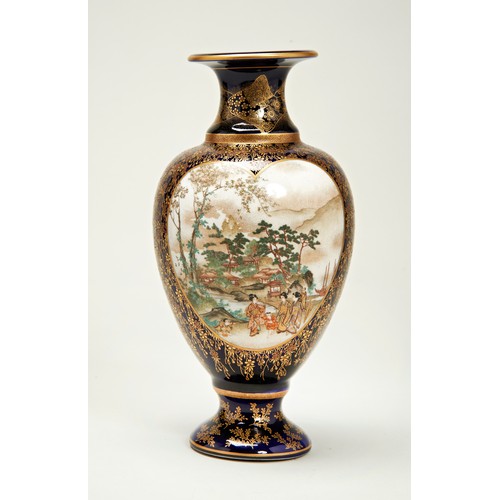 289 - FINE JAPANESE SATSUMA BALUSTER VASE, BY KINKOZANMEIJI PERIOD (1868-1912)the sides finely painted wit... 