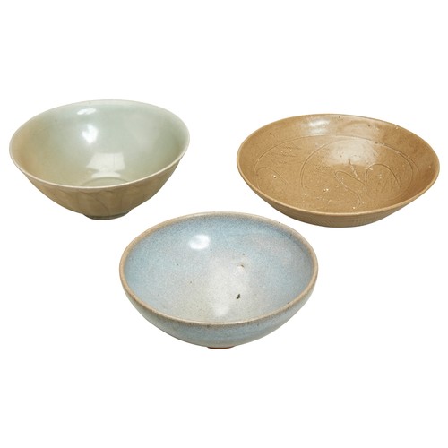 66 - JUNYAO BOWLSONG / YUAN DYNASTYcovered in a thick glaze of greyish-blue color paling to a mushroom to... 