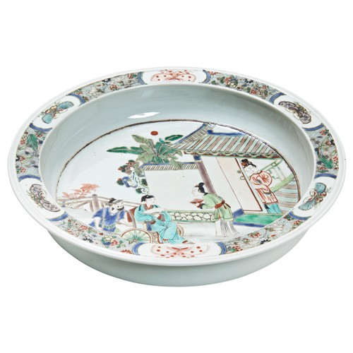 77 - LARGE FAMILLE VERTE BASIN19TH / 20TH CENTURYpainted in coloured enamels with figures beside a pagoda... 