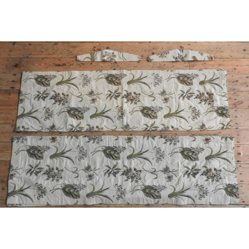 110 - A PAIR OF FLORAL PATTERNED LINED CURTAINS WITH TIE BACKS, each curtain measuring 200cm drop x 116 cm... 