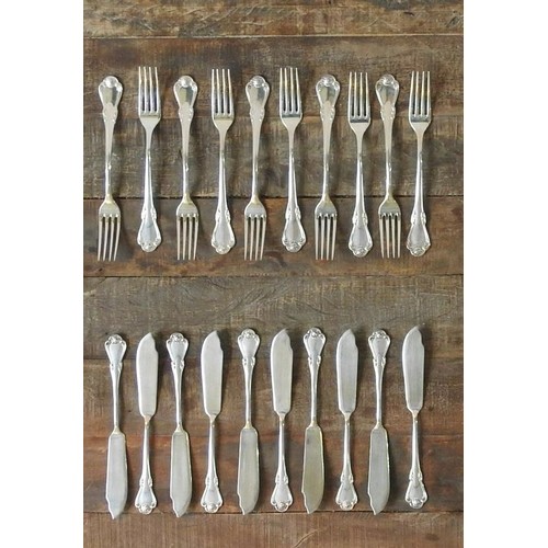 418 - A PERUVIAN SILVER FLATWARE TEN PLACE SETTING SERVICE BY CAMUSSO, all stamped sterling 925, comprisin... 