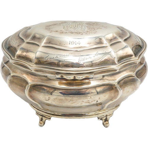 485 - LARGE SILVER COMMEMORATIVE BOMBE-SHAPED CASKETASPREY & CO. LONDON 1913the hinged cover bears a h... 