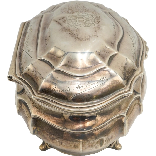 485 - LARGE SILVER COMMEMORATIVE BOMBE-SHAPED CASKETASPREY & CO. LONDON 1913the hinged cover bears a h... 