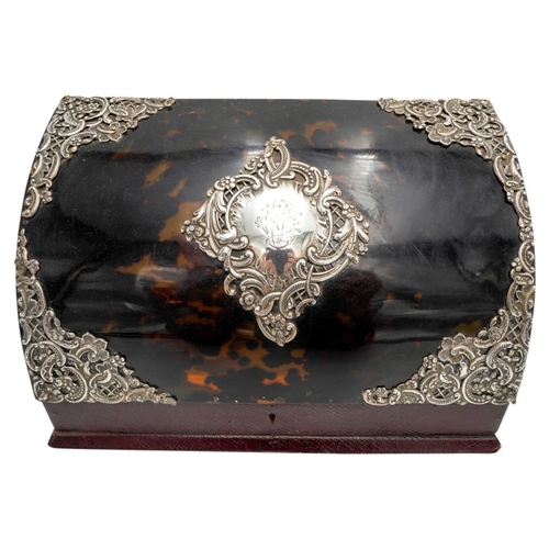 488 - TORTOISESHELL SILVER MOUNTED BOXWILLIAM COMYNS, LONDON, PROBABLY 1892the domed hinged front with orn... 