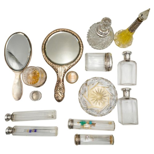 500 - ASSORTED SILVER AND SILVER MOUNTED DRESSING TABLE SETLATE 19TH / EARLY 20TH CENTURYcomprising a silv... 