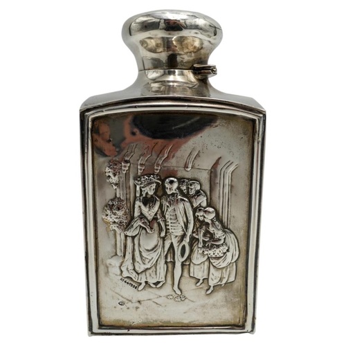 505 - LARGE EDWARDIAN SILVER SCENT BOTTLEWILLIAM COMYNS, LONDON 1904of square form, the sides embossed wit... 