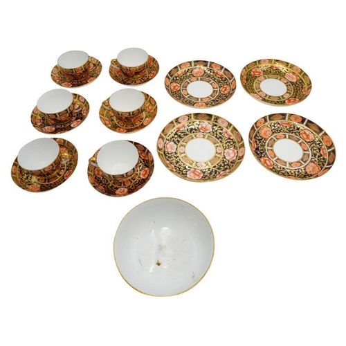 199 - ENGLISH PORCELAIN IMARI PATTERN PART TEA SERVICEEARLY 19TH CENTURY comprising six cups & saucers... 