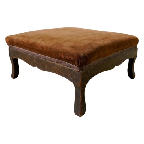 89 - GEORGE II STYLE MAHOGANY FOOT STOOL19TH CENTURYthe padded seated raised on shell carved cabriole leg... 