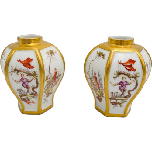 211 - FINE PAIR OF EDME SAMSON PORCELAIN HEXAGONAL BALUSTER TEA CADDIESEARLY 20TH CENTURYafter 18th centur... 