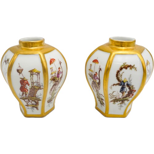 211 - FINE PAIR OF EDME SAMSON PORCELAIN HEXAGONAL BALUSTER TEA CADDIESEARLY 20TH CENTURYafter 18th centur... 