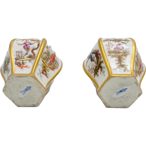 211 - FINE PAIR OF EDME SAMSON PORCELAIN HEXAGONAL BALUSTER TEA CADDIESEARLY 20TH CENTURYafter 18th centur... 