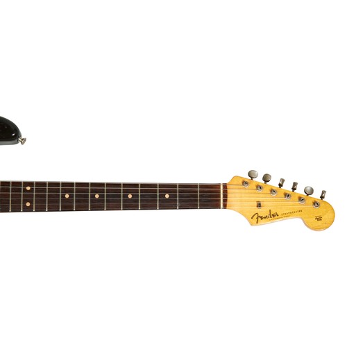 84 - A FENDER STRATOCASTER SUNBURST, 1960, SERIAL NUMBER 4628398cm x 32cm This is a classic example of th... 