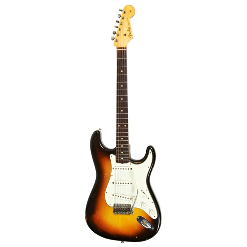 84 - A FENDER STRATOCASTER SUNBURST, 1960, SERIAL NUMBER 4628398cm x 32cm This is a classic example of th... 