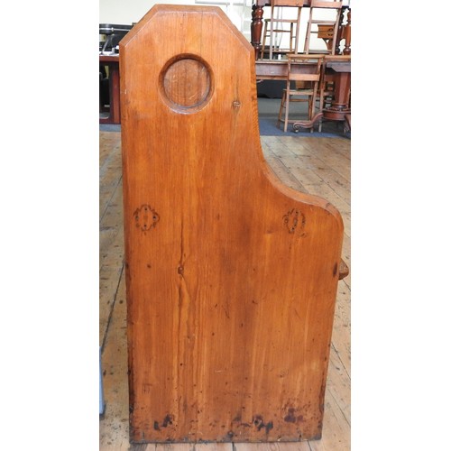 64 - A LARGE PITCH PINE CHURCH PEW/BENCH SEAT, 92 x 429 x 46cm