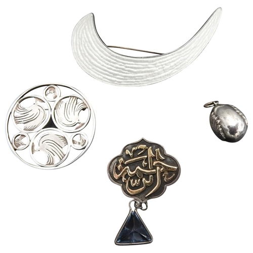 580 - A NORWEGIAN ENAMEL AND SILVER CRESCENT BROOCH, 0.5oz, along with an Islamic design pendant, silver c... 