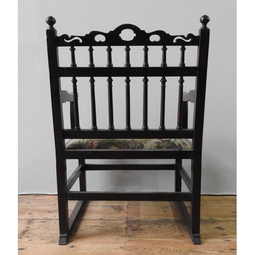 5 - AN 18TH CENTURY OAK WESTMORELAND LAWN CHAIR, 89 x 59 x 49cm, with a two tier back with turned spindl... 