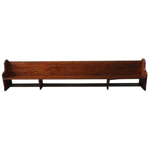 62 - A LARGE PITCH PINE CHURCH PEW/BENCH SEAT, 92 x 429 x 46cm