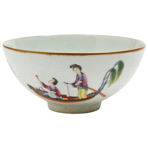 161 - FAMILLE ROSE SGRAFFIATO BOWLDAOGUANG RED SEAL MARK, 20TH CENTURYthe sides finely painted with elegan... 