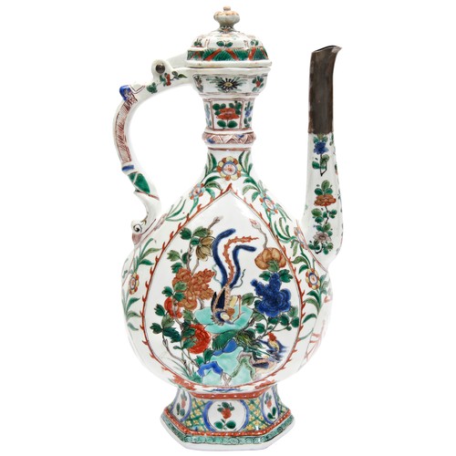 172 - RARE PERSIAN MARKET FAMILLE VERTE WINE EWER AND COVERKANGXI PERIOD (1662-1722)the shaped baluster si... 