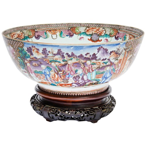 179 - LARGE CHINESE 'MANDARIN-PALETTE' PUNCH BOWL QIANLONG PERIOD (1736-1795)painted with four panels of C... 