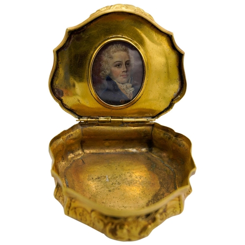 241 - GEORGE II GILT-COPPER SNUFFBOXCIRCA 1750of cartouche-form, chased with panels of flowers within scro... 