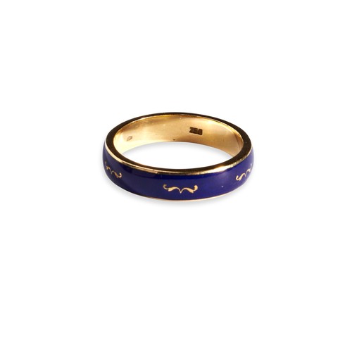 127 - A VICTORIAN BLUE ENAMEL AND GOLD RING, CIRCA 1850the royal blue enamel with gold scroll detail. Late... 