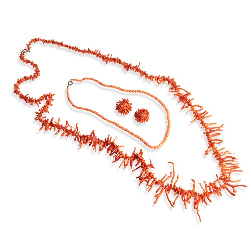 131 - A COLLECTION OF CORAL JEWELLERYA Coral Branch Necklace Length Total weight 59.8gms A Coral Necklace ... 