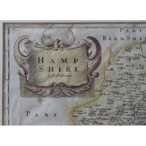 275 - A HAND COLOURED MAP OF HAMPSHIRE BY ROBERT MORDEN, 36 x 42 cm