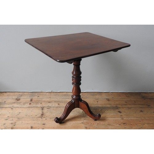 67 - A VICTORIAN MAHOGANY TILT TOP TRIPOD TABLE