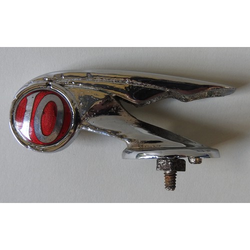 325 - A RARE MORRIS 10 HOOD ORNAMENT, circa 1933, 10 cm long