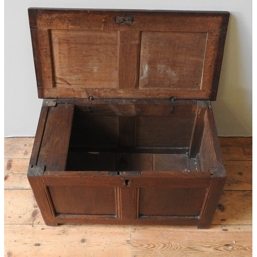 99 - AN EARLY 17TH CENTURY CHILD'S CHEST, circa 1600-1620, 46 x 81 x 42cm