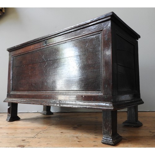 137 - VERY RARE LATE ELIZABETHAN OAK CHEST WITH ITS ORIGINAL MOULDED FEET, although plain a rare early pie... 