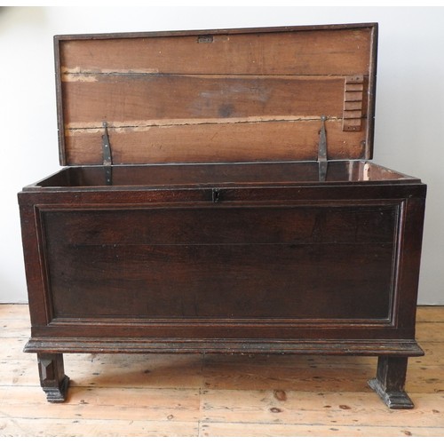 137 - VERY RARE LATE ELIZABETHAN OAK CHEST WITH ITS ORIGINAL MOULDED FEET, although plain a rare early pie... 