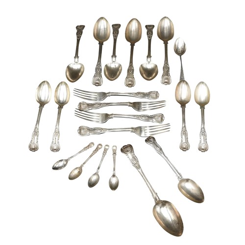 474 - VICTORIAN KING'S PATTERN SILVER FLAT WARE, comprising of seven soup spoons, four dinner forks and fi... 