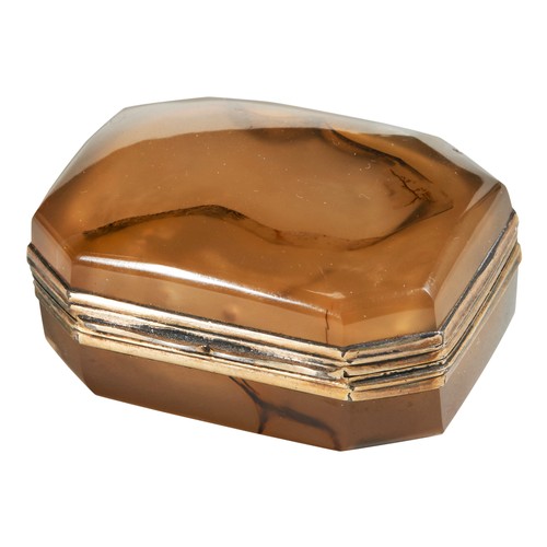 242 - AGATE SNUFF BOX WITH SILVER GILT MOUNTSCIRCA 1840the canted rectangular box carved out of one piece ... 