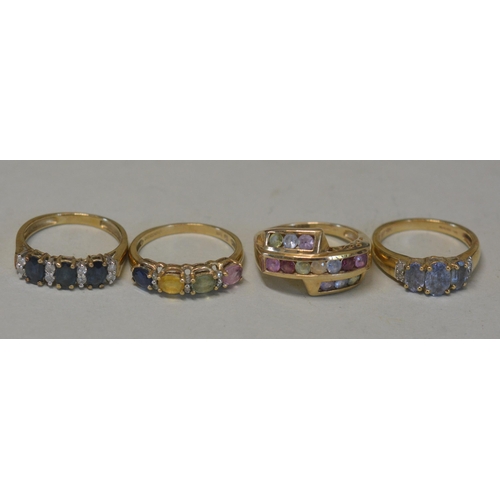 492 - A COLLECTION OF EIGHT 9CT GOLD DRESS RINGS, contemporary design, all hallmarked, total weight 18 gra... 