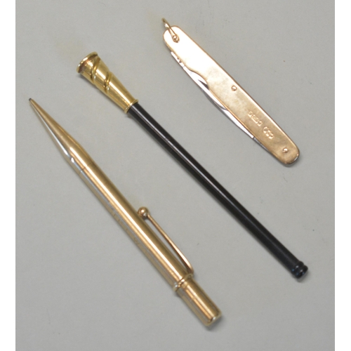 489 - A 9CT GOLD PROPELLING PENCIL.Engraved with the initials J.E.L.W. Marked Made in England, JM & Co... 