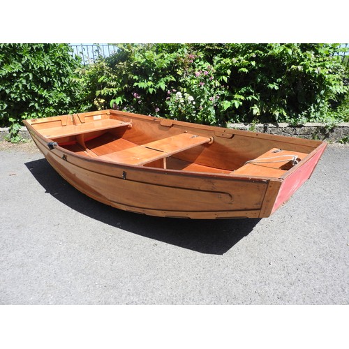 521 - A 'SEAHOPPER' FOLDING PORTABLE SAILING DINGHY