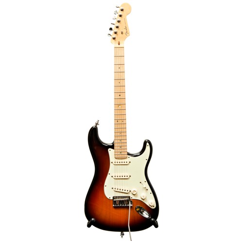 537 - AN AMERICAN DELUXE SERIES 2007 FENDER STRATOCASTER NO. DZ7175654 three colour sunburst with map... 