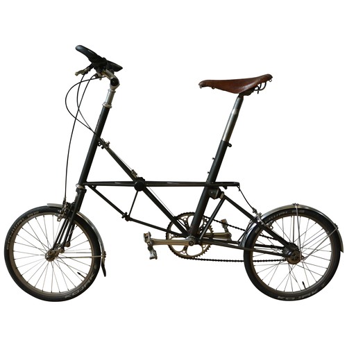 453 - AN ALEX MOULTON LTD AM5 SPACE FRAME BICYCLE in metallic grey made from Reynolds 531 tube, upgra... 