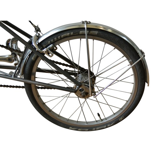 453 - AN ALEX MOULTON LTD AM5 SPACE FRAME BICYCLE in metallic grey made from Reynolds 531 tube, upgra... 